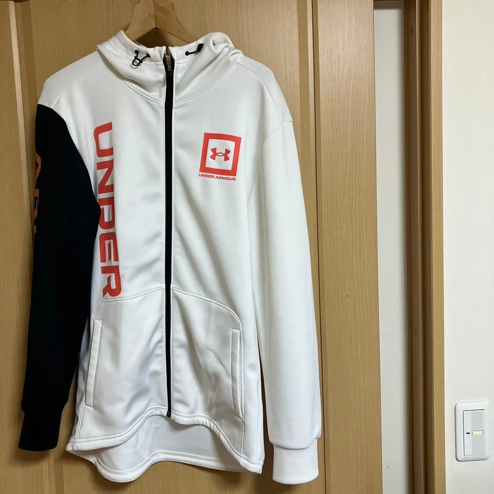 アンダーアーマー hoodie