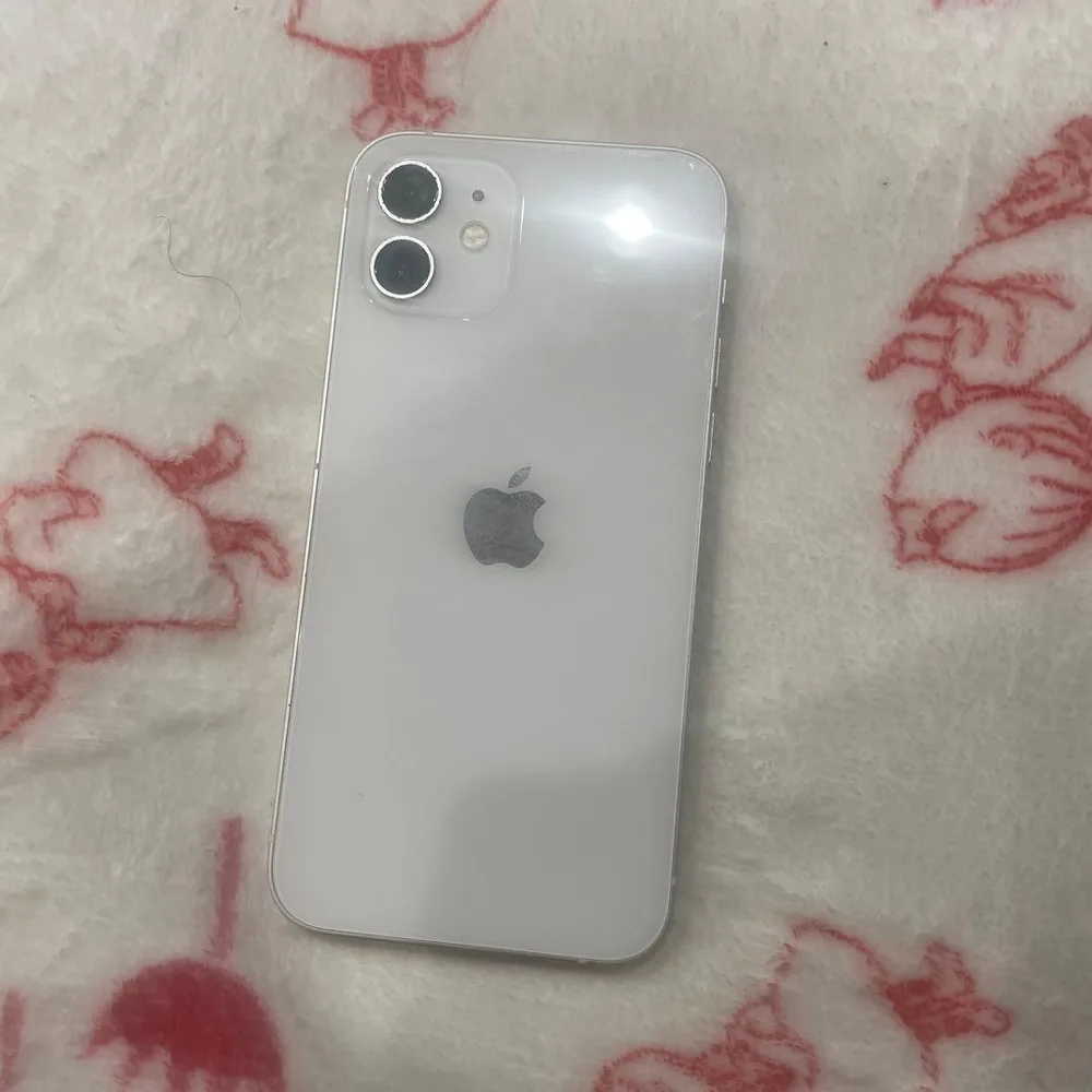 iPhone 12 本体 画面縦線あり 128G
