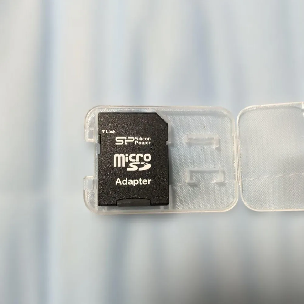 mTc microSDHC 4GB メモリーカード アダプターとケース付き