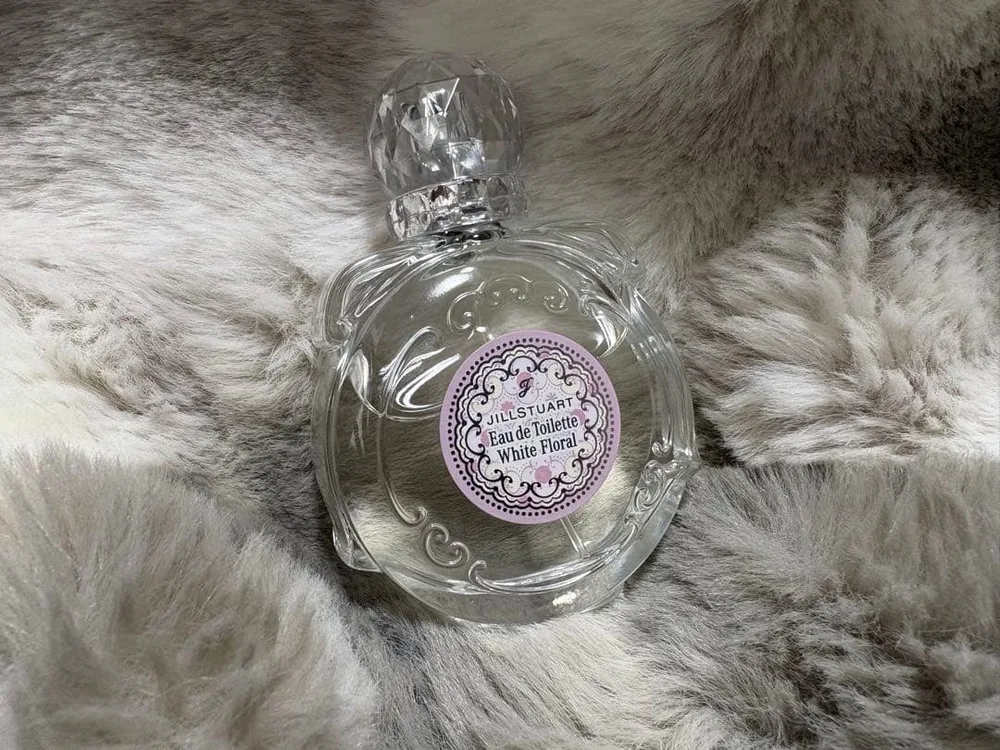 新品同様☆JILLSTUART オードトワレ ホワイトフローラル 50ml 香水