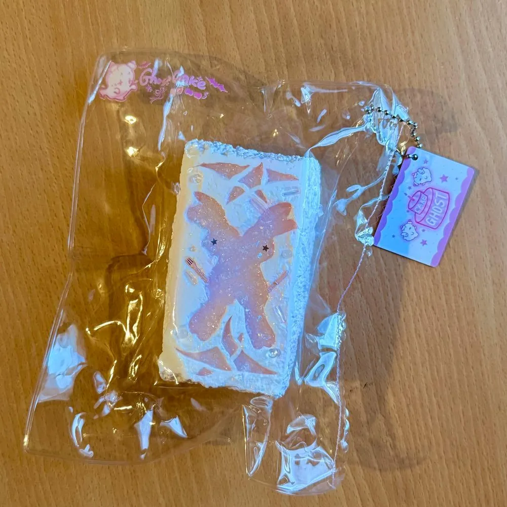 ghostcake ゴーストケーキ スクイーズ ケーキ型 ピンク ホワイト