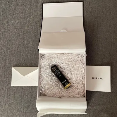 CHANELボーテ ルージュココフラッシュ118の空箱とギフトボックス