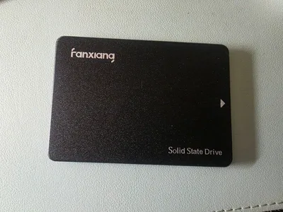fanxiang S101Q 256GB 2.5インチ SSD 本体