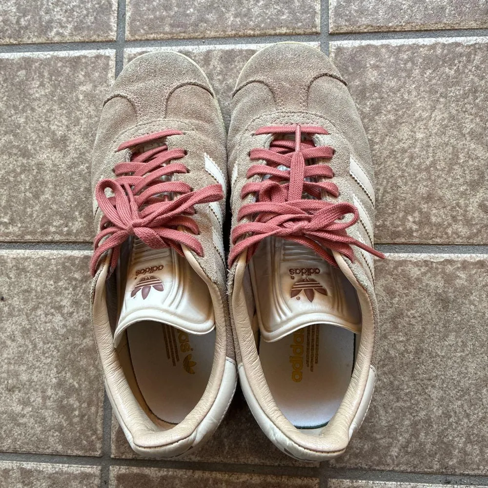 รองเท้าผ้าใบ Adidas GAZELLE สีชมพู