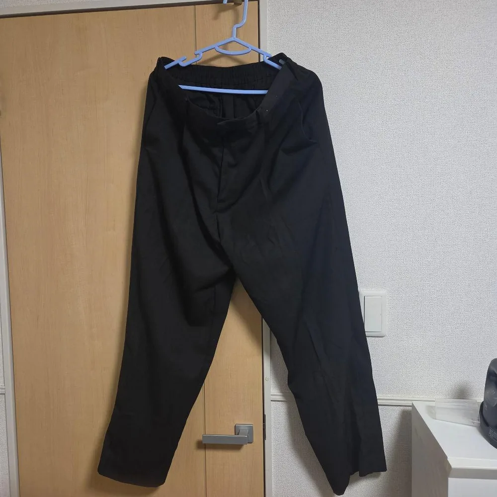 UNIQLO ユニクロ タックワイドテーパードパンツ ブラック L 484662
