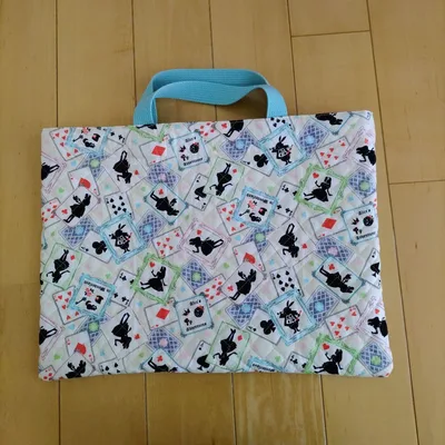 おけいこバッグ ハンドメイド アリス柄 キルティング 持ち手 ブルー