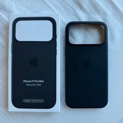 iPhone 17 Pro Max シリコーンケース 純正品 ブラック 黒