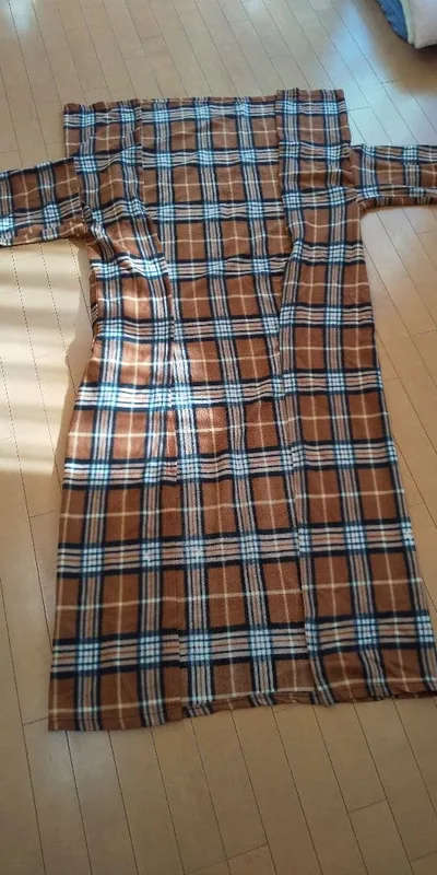 袖つきのブランケット