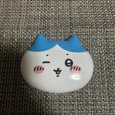 ハチワレ アイシャドウ 粧美堂 ちいかわ