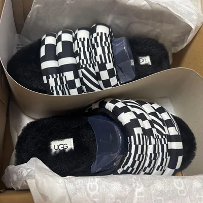 UGG マキシチェック柄 ブラック 美品
