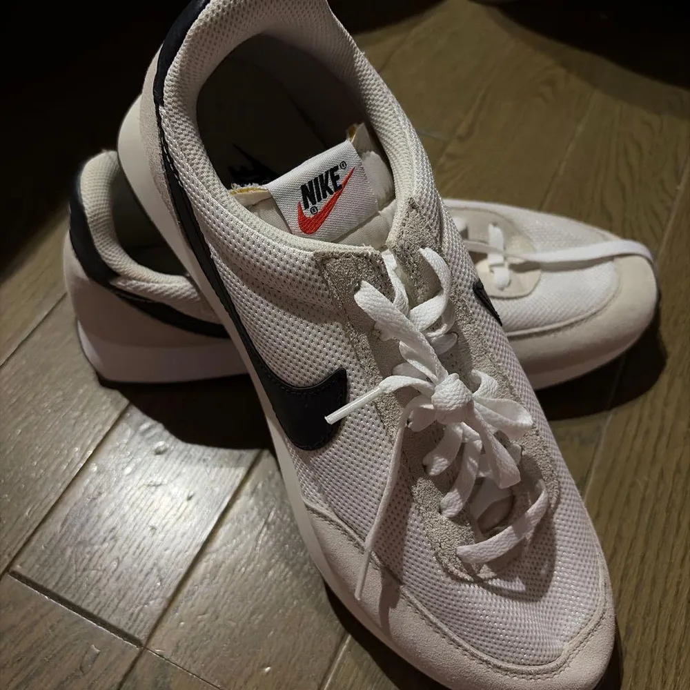 NIKE スニーカー ホワイト ブラック メンズ
