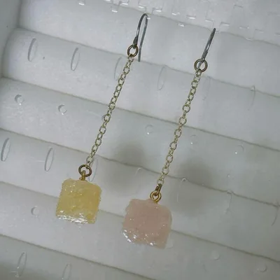 TiTi フェイクスイーツ キューブ 砂糖菓子 ピアス ピンク イエロー