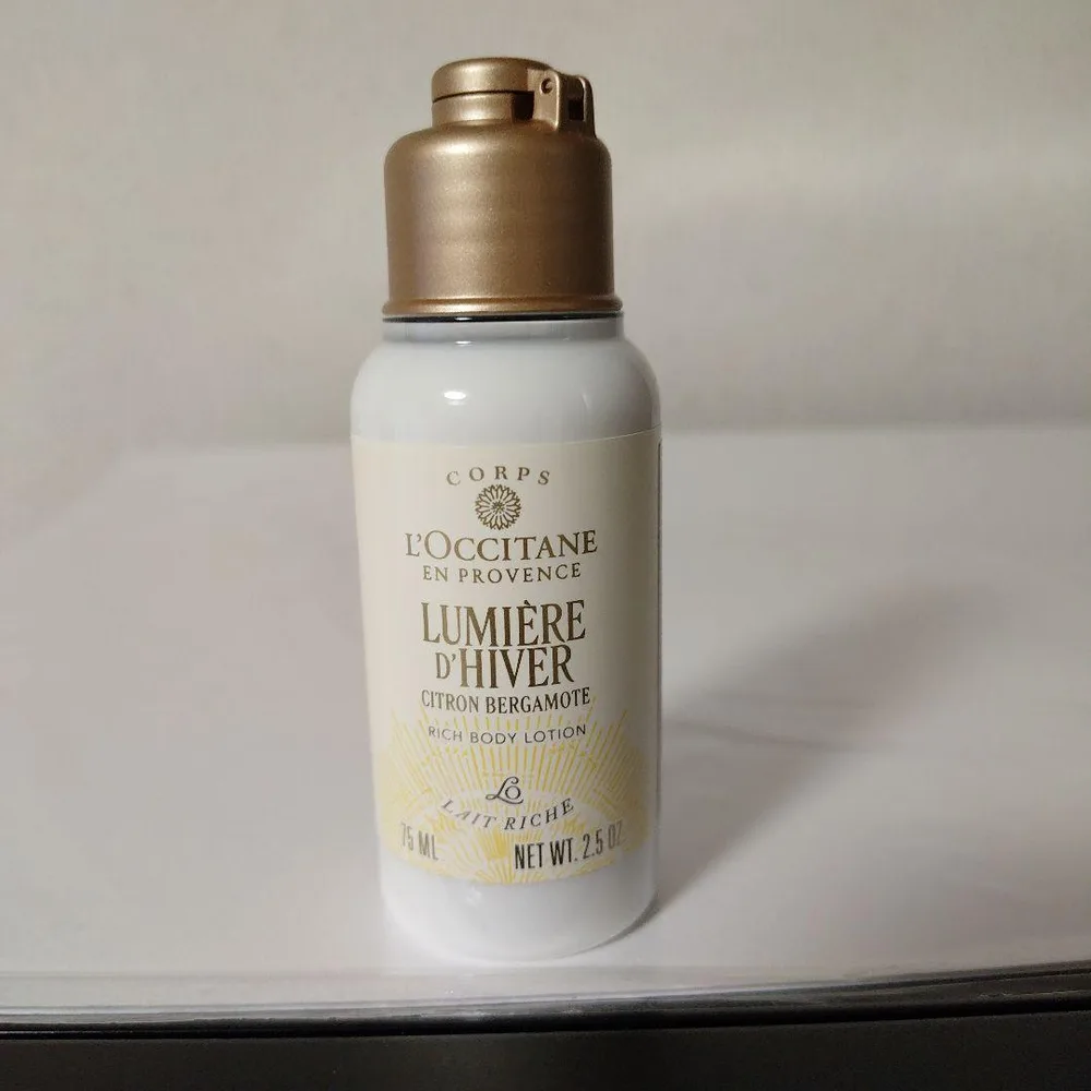 ロクシタン ルミエール ディヴェール リッチボディローション 75ml