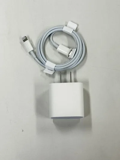 Apple 純正 20W USB-C 電源アダプタ Lightningケーブル