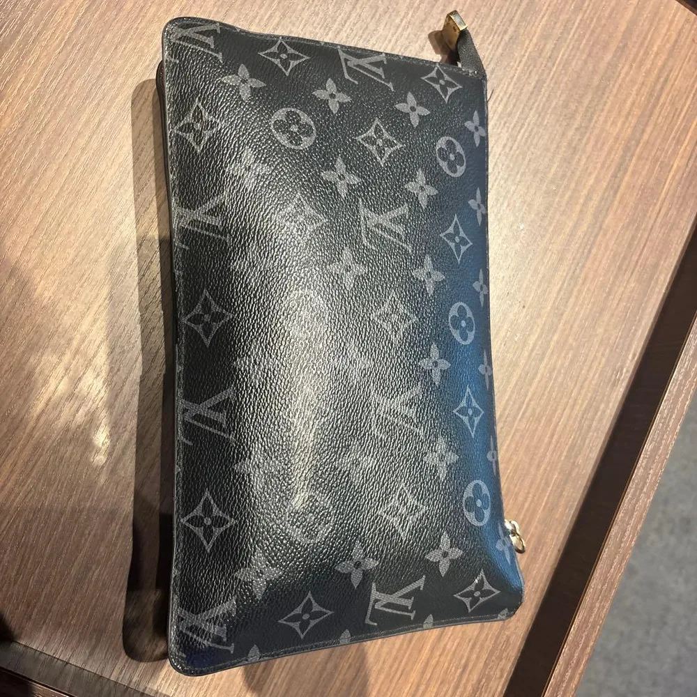 Louis Vuitton モノグラム エクリプス クラッチバッグ