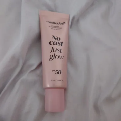 medicube COLLAGEN GLOW SUNSCREEN 日焼け止め