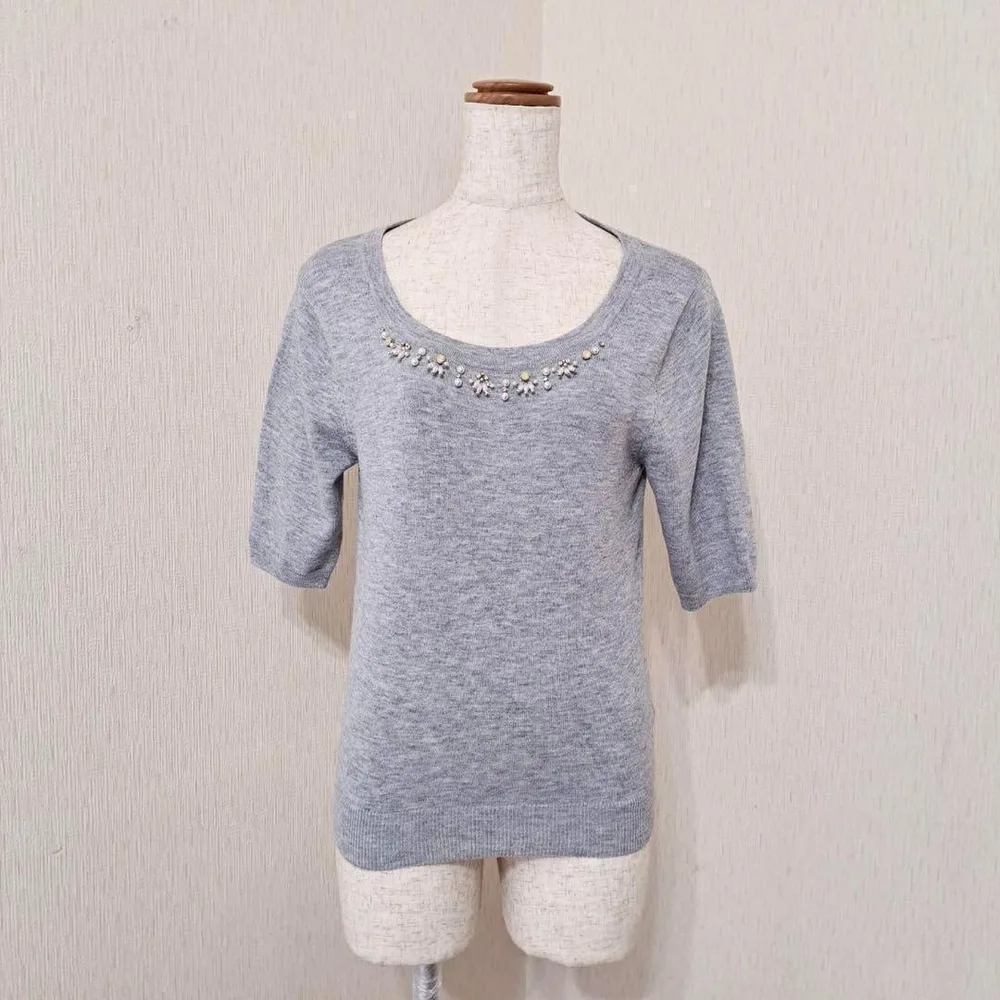 QUEENS COURT ビジュー付きニットトップス グレー系(2)