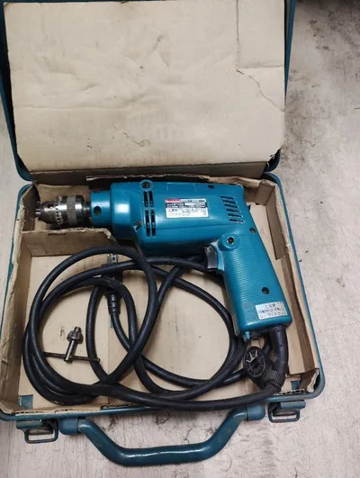 Makita 電気ドリル HP1030 ケース付き
