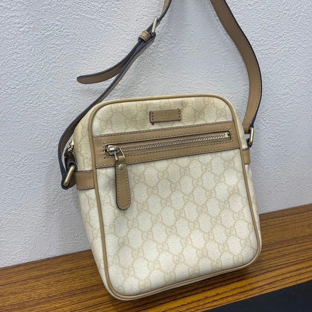 【ベタ無】GUCCI GGスプリーム ショルダーバッグ アイボリー 233268
