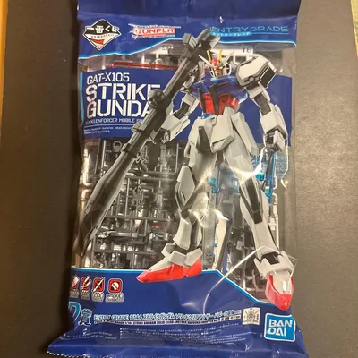 1/144 Strike Gundam Solid Clear รางวัล Ichiban Kuji D อีกรางวัลหนึ่ง