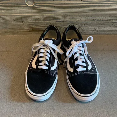 VANS Old Skool รองเท้าผ้าใบสีดำ