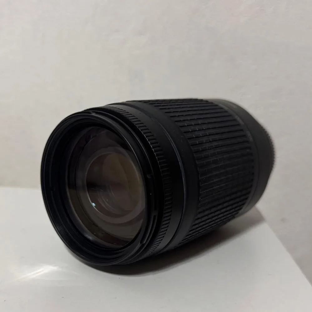 Nikon AF NIKKOR 70-300mm f/4-5.6G