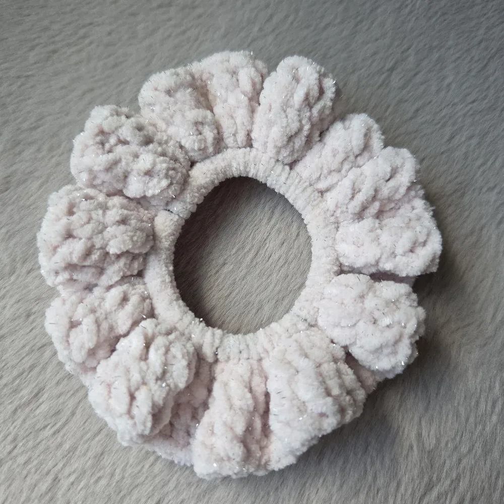シュシュ ホワイトベージュ ハンドメイド