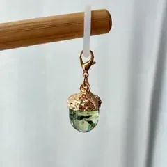 どんぐり アンブレラマーカー レジンチャーム 若草 淡いグリーン ハンドメイド