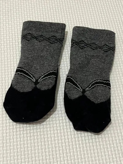 袴 ベビー用 滑り止め付き靴下 グレー×ブラック