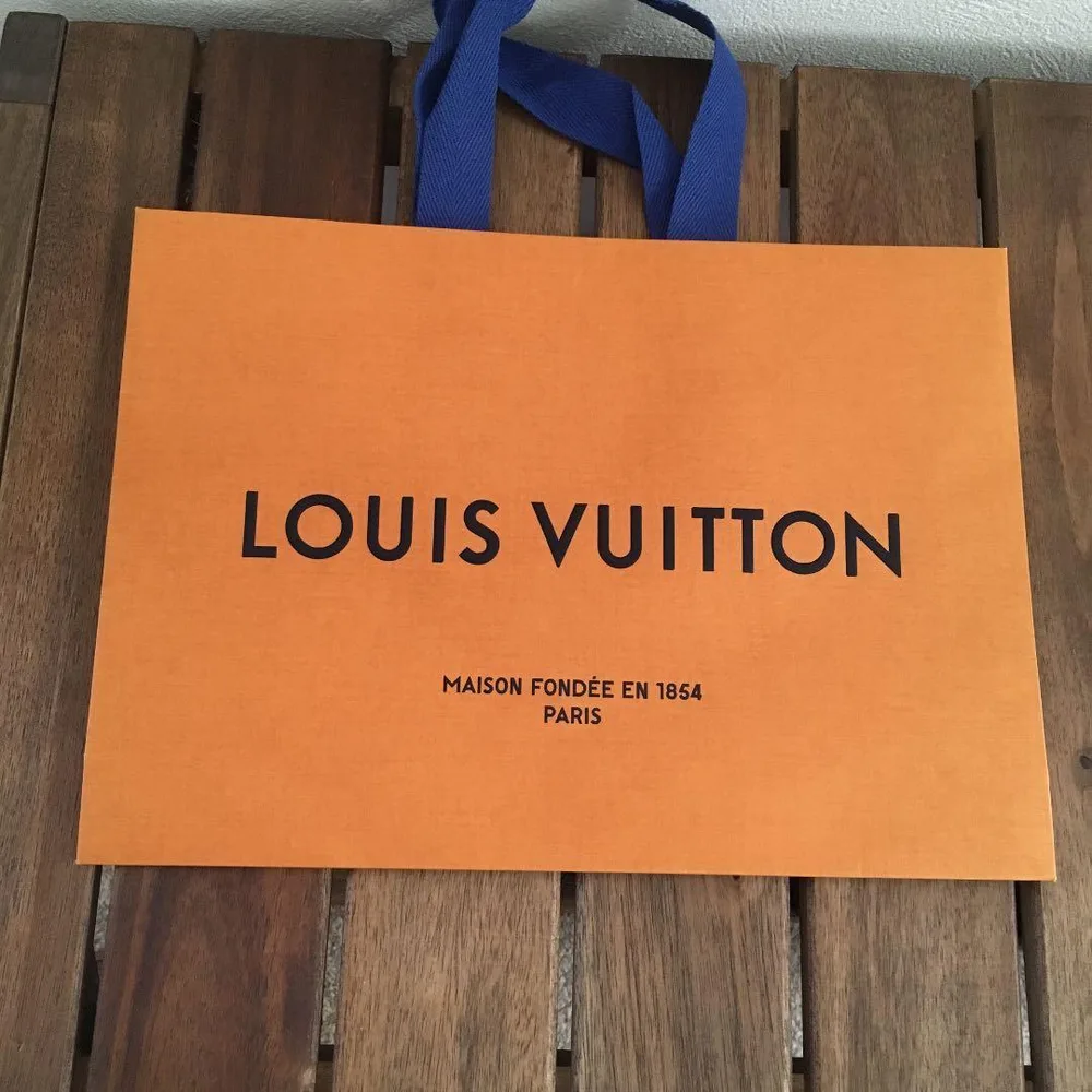 LOIUS VUITTON Shop Bag Brand
