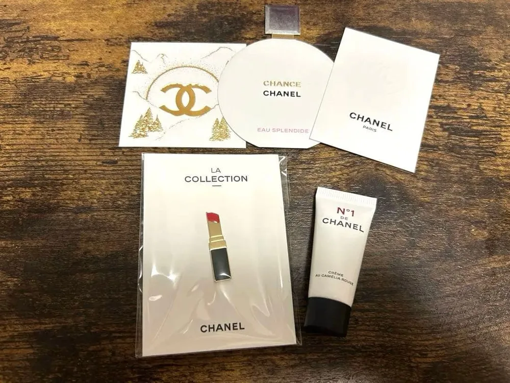CHANEL シャネル ノベルティ ピンバッジ クリーム サンプル セット
