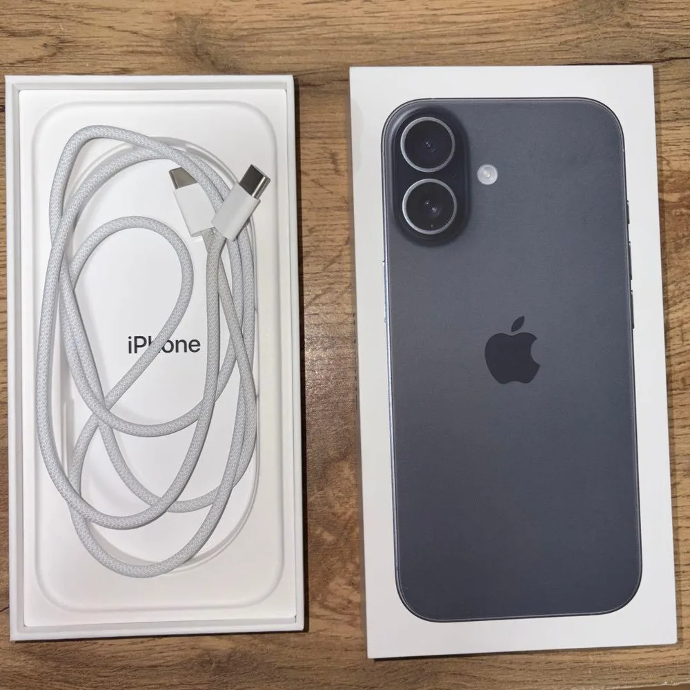 iPhone17 空箱 ブラック