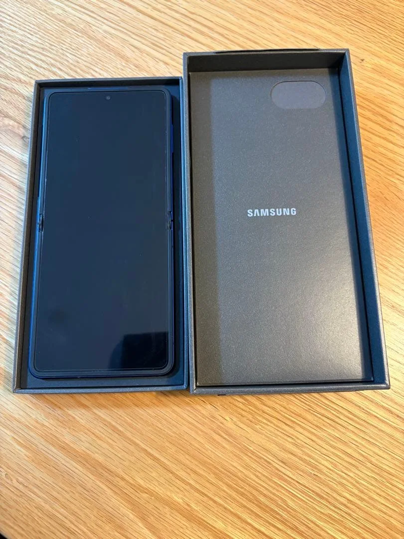 Samsung Galaxy Z Flip7 256GB 本体