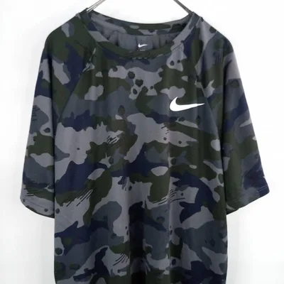 ナイキ クルーネック プリント Tシャツ 半袖 ロゴ スウォッシュ 迷彩 M