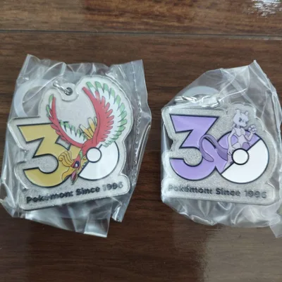 ポケモン 30周年 メタルチャームマスコット ホウオウ ミュウツー めじるし