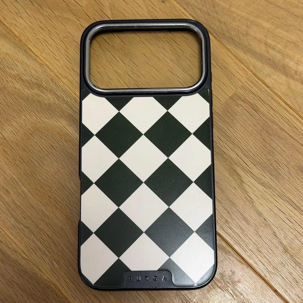 BURGA iPhone17Pro Maxケース MagSafe対応