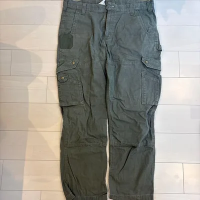Carhartt カーゴパンツ オリーブ