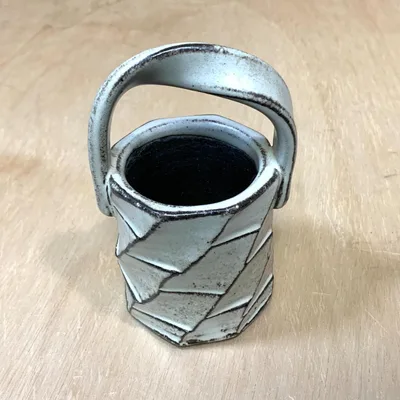 信楽焼 へちもん 花瓶 フラワーベース 一輪挿し 手付 白 削ぎ 陶器