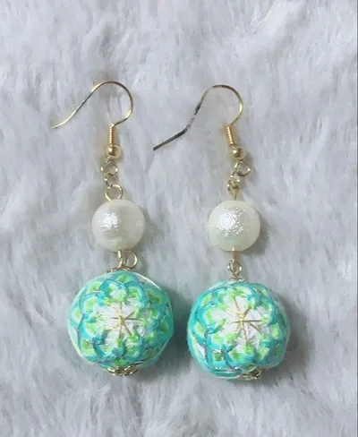 ハンドメイド 手毬とコットンパールのピアス(186)