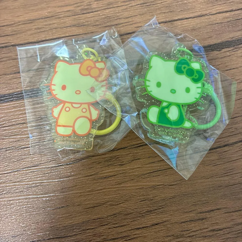 ハローキティ アクリルキーホルダー