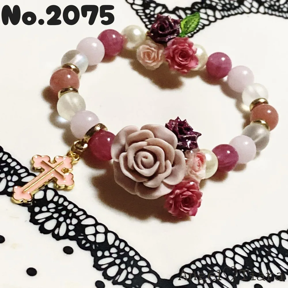 新作 くすみピンク薔薇ブーケの天然石ブレスレット