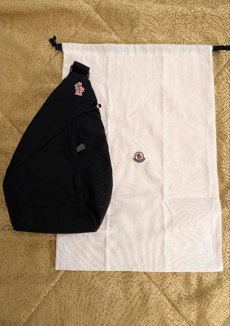 新品未使用 MONCLER モンクレール ボディバッグ