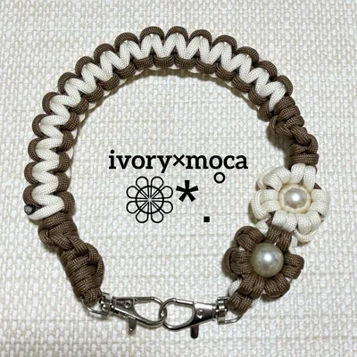 ハンドメイド パラコード スマホストラップ 花 ブラウン アイボリー