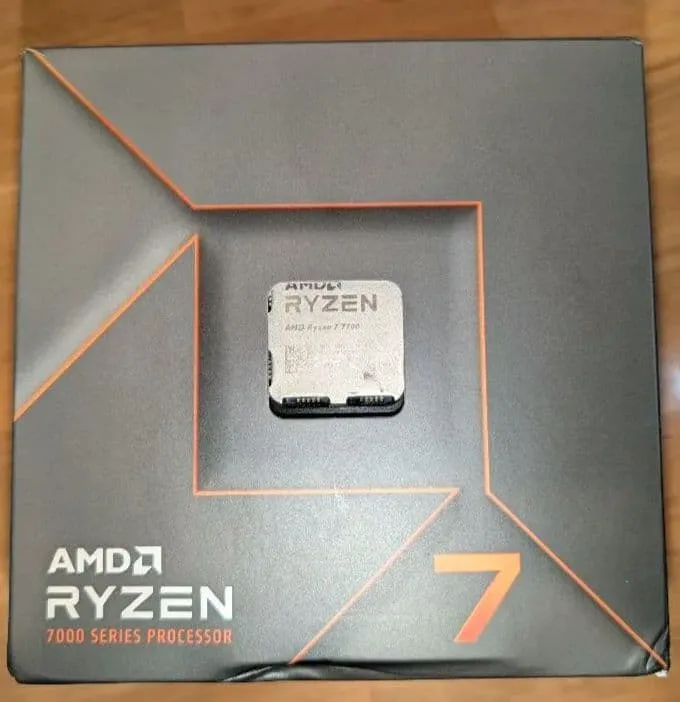 AMD Ryzen 7 7700 CPU 本体