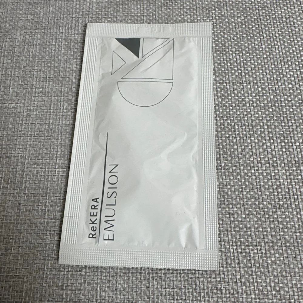 【匿名配送】リケラエマルジョン ヘアトリートメント 10ml