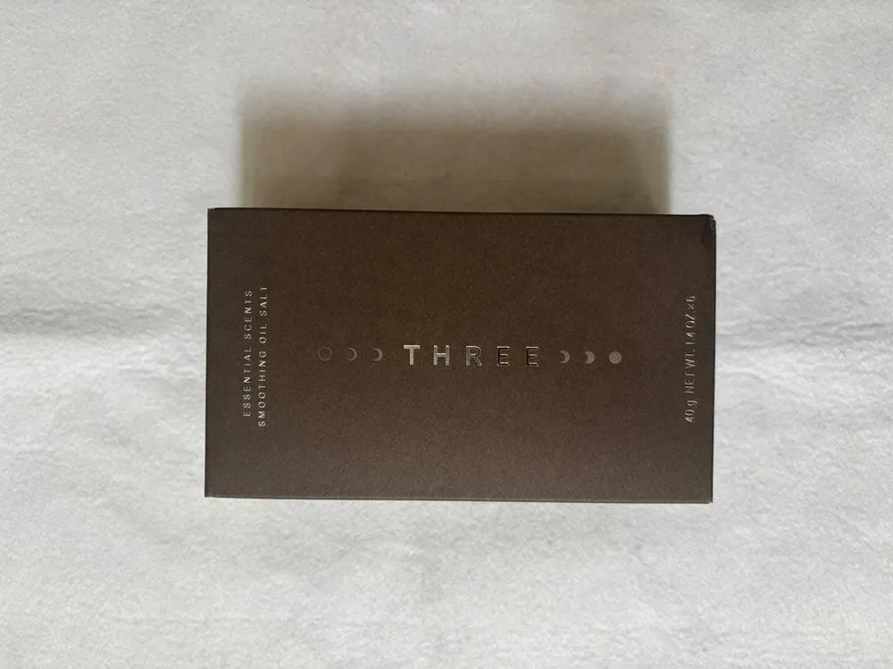 THREE エッセンシャルセンツ スムージング オイルソルト MN
