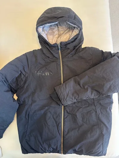 新品未使用 ATHLETA キッズ 中綿ジャケット 140cm