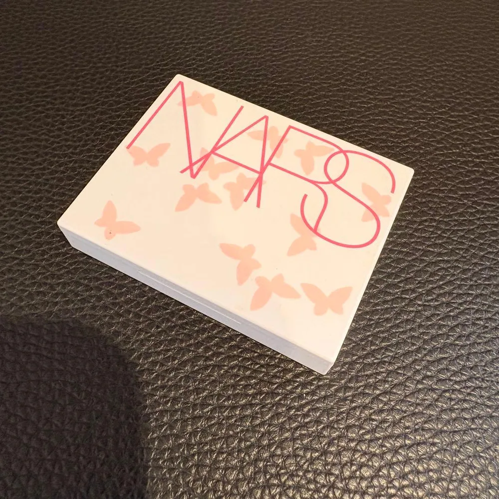 NARS ライトリフレクティングセッティングパウダー プレスト N