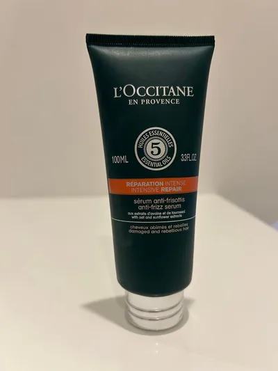 L'OCCITANE ファイブハーブス リペアリングヘアミルクセラム