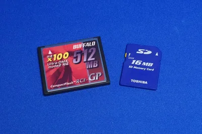 BUFFALO CF 512MB TOSHIBA SD 16MB 東芝